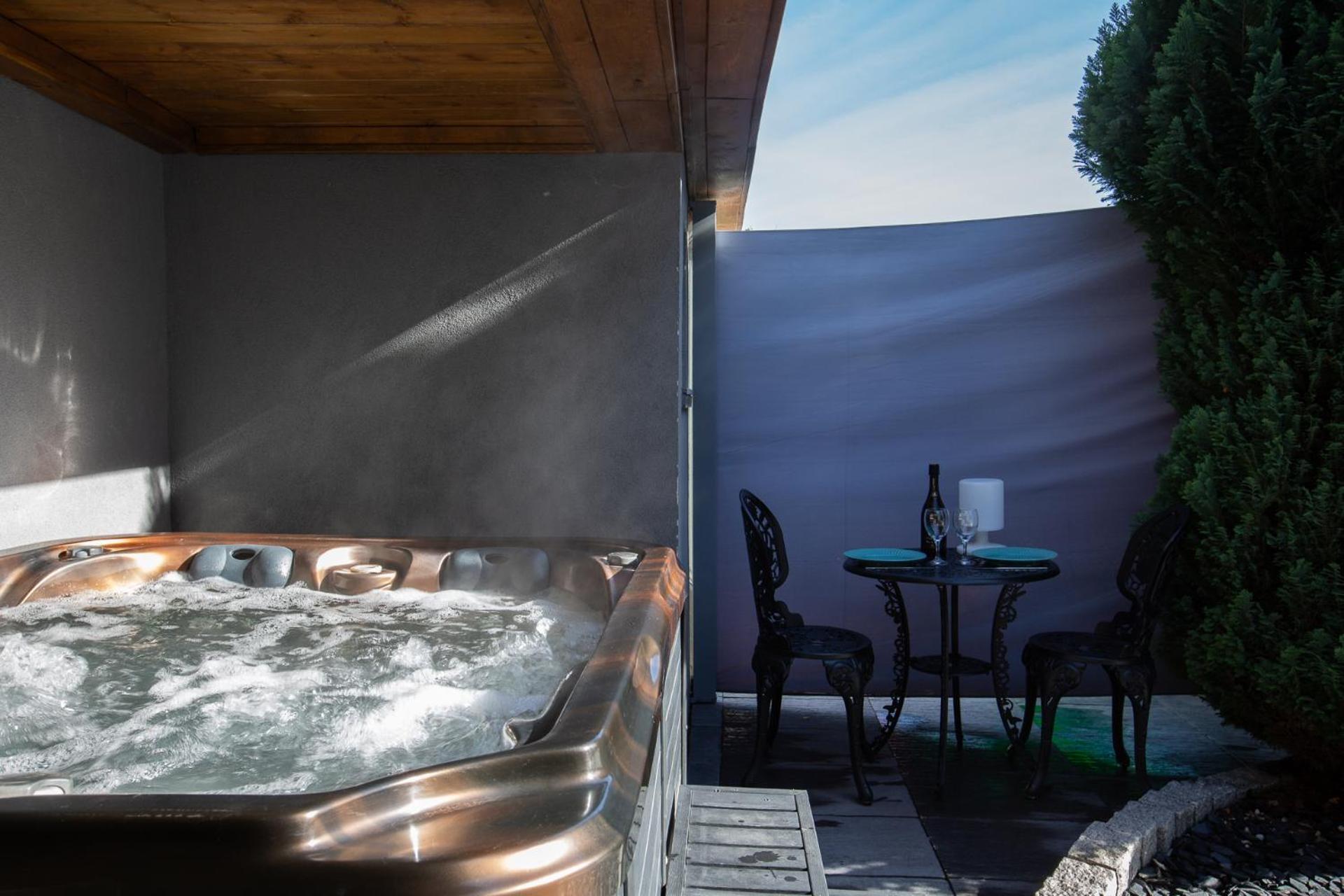 Furdenheim Gites Spa Strasbourg - Studio Romantique, Jacuzzi, Sauna, Terrasse Privee מראה חיצוני תמונה